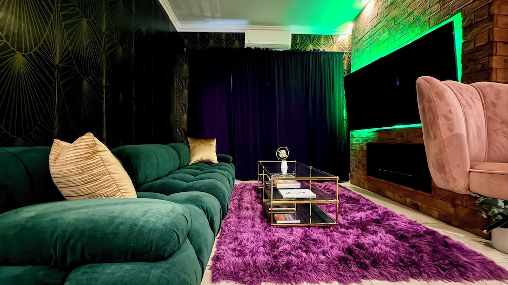 Le Velours Déco Art Deco Retreat In East Village - Long Beach, CA