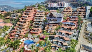 Unclassified image, 2 of 85, button - Hilton Grand Vacations Club Zihuatanejo (Zihuatanejo)