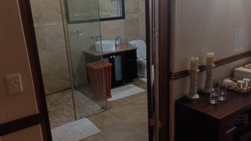 Room, 1 Bedroom, Accessible, Smoking | Bathroom