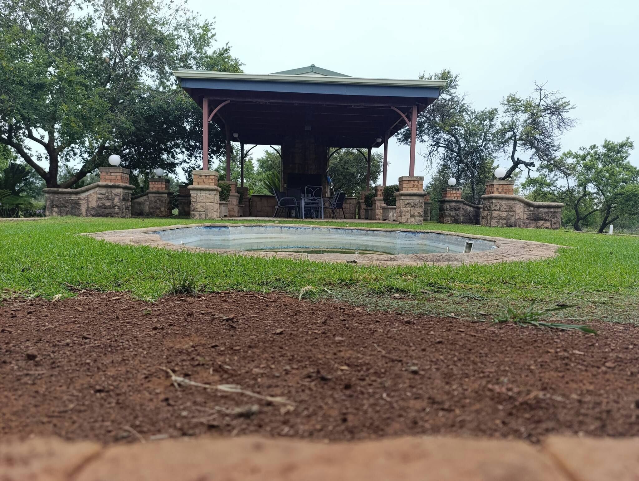 Habitación, 1 habitación, accesible para personas con discapacidad, fumadores | Jardines del alojamiento