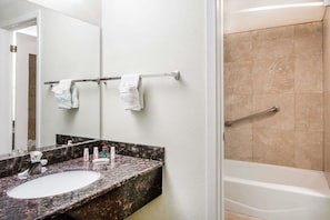 Bathroom - Ramada By Wyndham Ely (Ely)