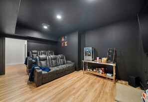 Interior - Private Pool, Dock, Movie Room on Lake Hamilton (Hot Springs)