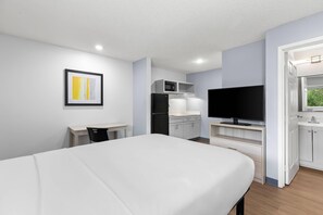 Room - Suburban Studios Lakeland North I-4 (Lakeland)