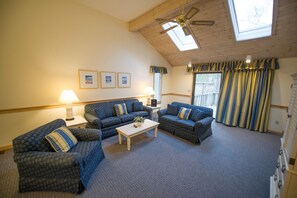 Living area - South Cape Resort (Mashpee)