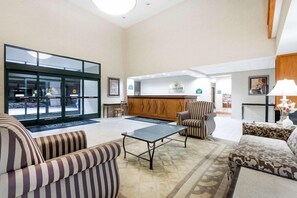 Lobby - Wingate By Wyndham Lagrange (LaGrange)