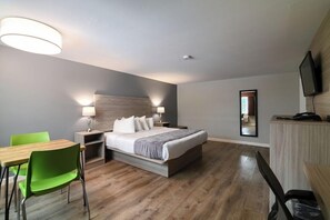 Room - Knights Inn Danvers (Danvers)