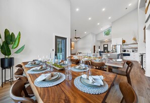 Dining - Private Pool, Dock, Movie Room on Lake Hamilton (Hot Springs)