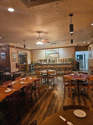 Dining - Days Inn & Suites by Wyndham Marshall (Marshall)