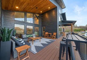 Outdoor dining - Private Pool, Dock, Movie Room on Lake Hamilton (Hot Springs)