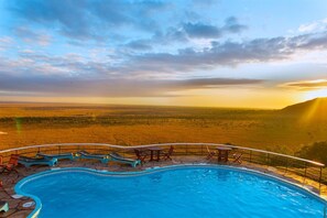 Outdoor pool - Voi Safari Lodge (Voi)