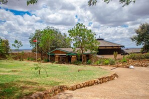 Exterior - Voi Safari Lodge (Voi)