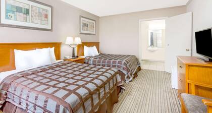 Days Inn by Wyndham Manning