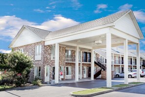 Exterior - Days Inn by Wyndham Manning (Manning)