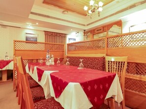 Dining - Oyo 328 City Plaza Hotel (Al-Fujairah)