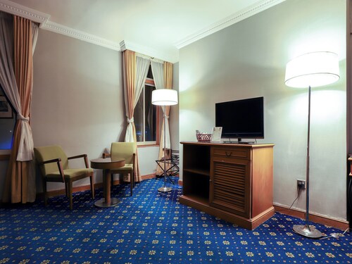 Oyo 328 City Plaza Hotel