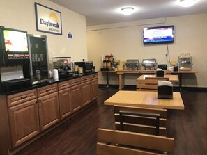 Dining - Days Inn & Suites by Wyndham Lake Okeechobee (Okeechobee)