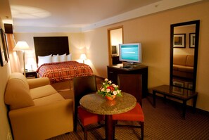 Room - Radisson Red Deer Hotel (Red Deer)