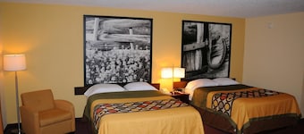 Super 8 by Wyndham Lamar
