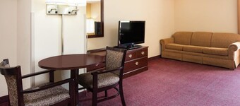 Super 8 by Wyndham Lamar