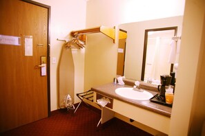 Bathroom - Super 8 by Wyndham Omaha SW (Omaha)