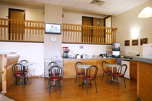 Dining - Super 8 by Wyndham Omaha SW (Omaha)