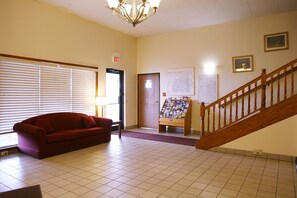 Lobby - Super 8 by Wyndham Omaha SW (Omaha)