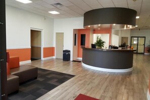 Lobby - Motel6 Oriskany, NY (Oriskany)
