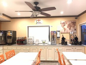 A kitchen with a ceiling fan, a whiteboard, and a breakfast sign. - Houston/willowbrook/hwy 249 (Houston)