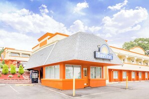 Exterior - Super 8 by Wyndham Houston/willowbrook/hwy 249 (Houston)