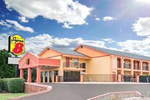 Exterior - Super 8 By Wyndham Tulsa/arpt/st Fairgrounds (Tulsa)
