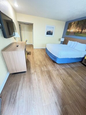Room - Days Inn by Wyndham Gainesville University (Gainesville)