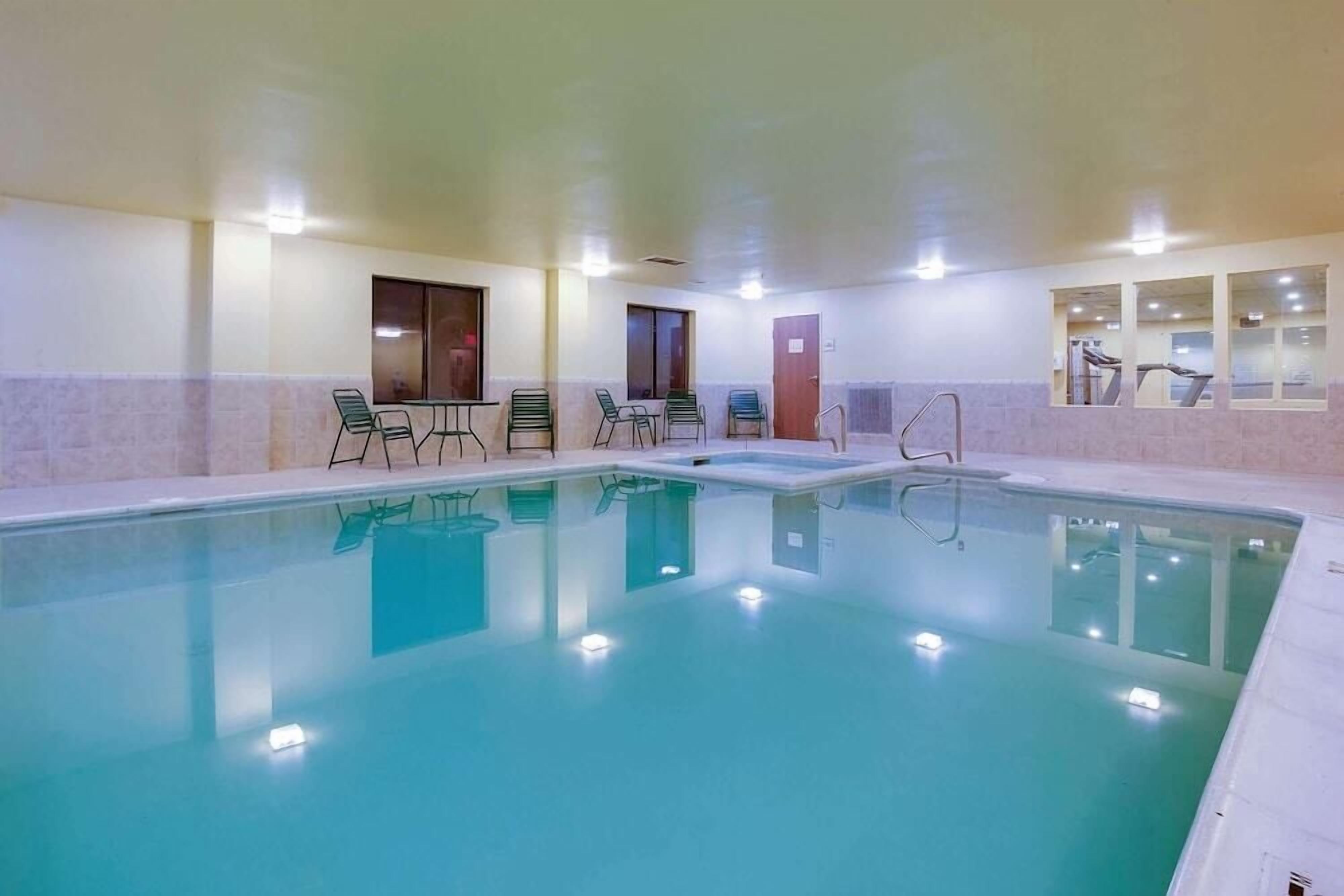 Innenpool, Außenpool
