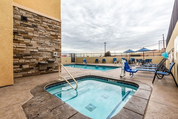 Pool - Knights Inn St George North (St. George)