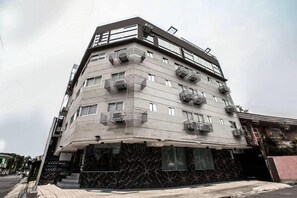 Exterior - OYO 675 Circuit Hostel (Makati)