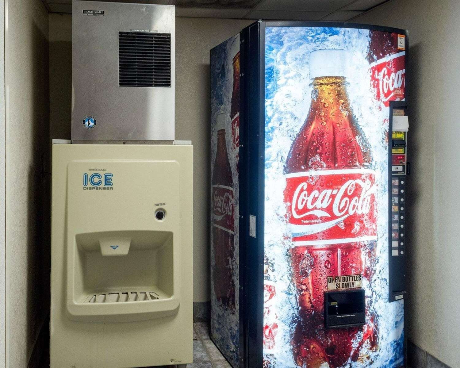 المنشأة من الداخل