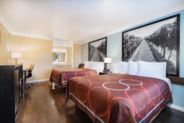 Room - Super 8 by Wyndham Ukiah (Ukiah)