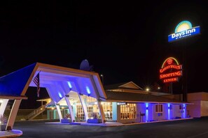 Exterior - Days Inn by Wyndham Roseburg (Roseburg)