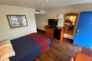 Room - Americas Best Value Inn and Suites-walker/grand Rapids North (Grand Rapids)