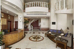 Lobby - Super 8 By Wyndham Ridgecrest (Ridgecrest)