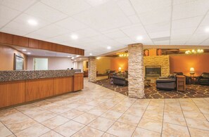 Lobby - La Quinta Inn & Suites by Wyndham Silverthorne - Summit Co (Silverthorne)