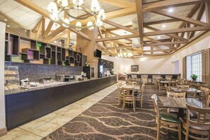 Dining - La Quinta Inn & Suites by Wyndham Silverthorne - Summit Co (Silverthorne)