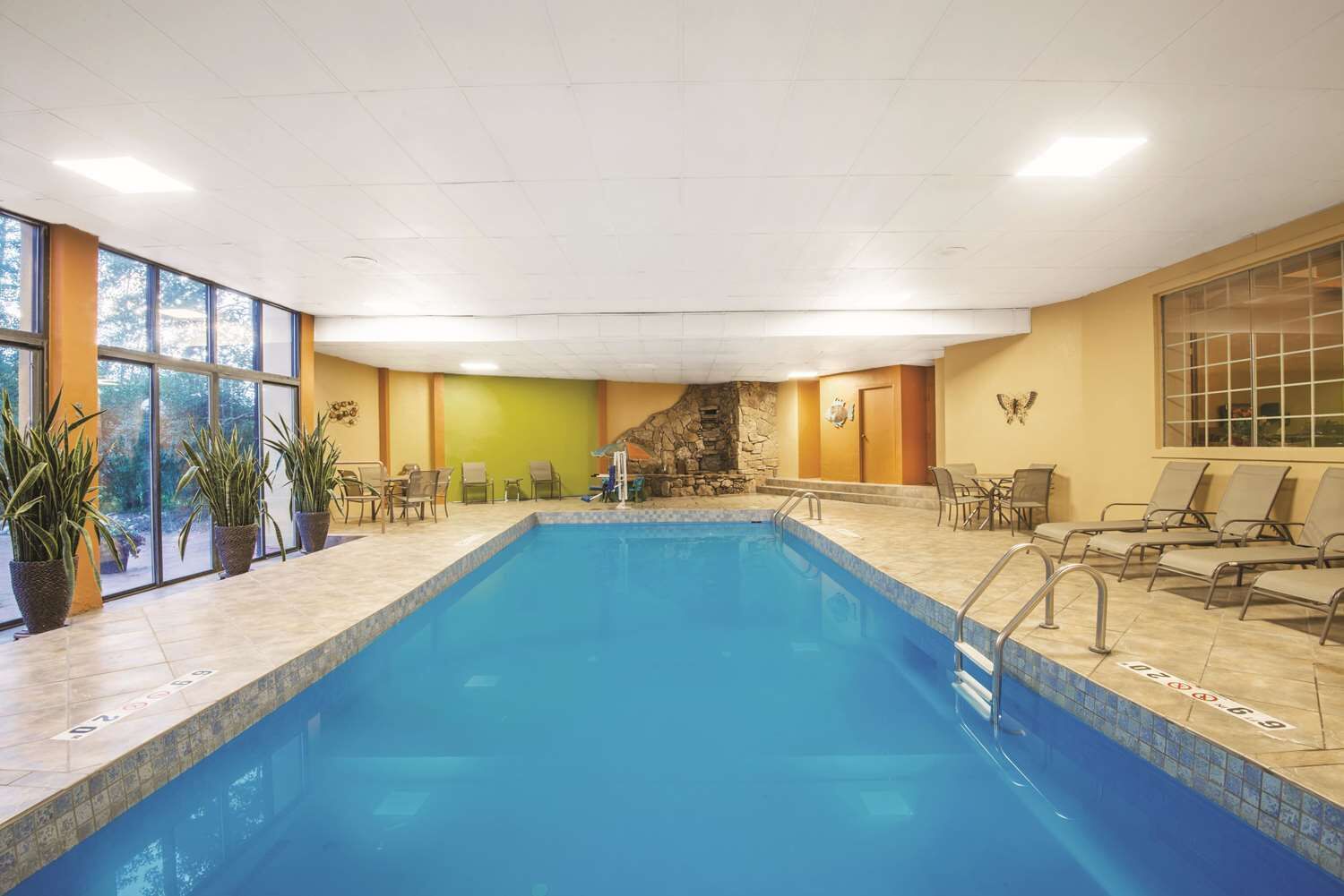 Indoor pool, outdoor pool