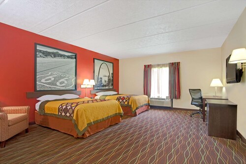 Super 8 by Wyndham Canton