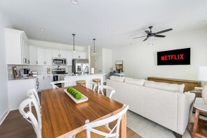 Interior - Luxury Getaway | 5 MIN to Liberty University | 4BR (Lynchburg)