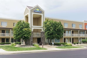 Exterior - Red Deer City Centre (Red Deer)