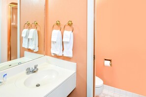 Bathroom - Americas Best Value Inn (Rawlins)