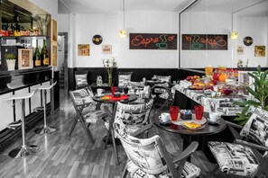 Dining - Radio Hotel (Rome)