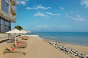Beach - Beach Bay Hotel Mirfa, Edge by Rotana (Al Mirfa)