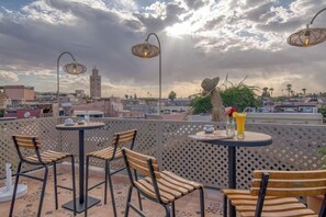 Outdoor dining - Le Palais Tara and Spa (Marrakech)