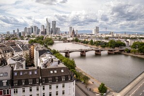 Exterior - Main Plaza Suite Tower, WorldHotels Elite (Frankfurt)